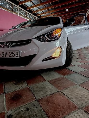 Hyundai Avate 2015 – ağ rəng, sedan gövdə.1.6 Dizel turbo hec bir