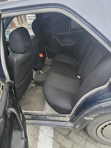 bmw e 80: Mercedes-Benz 190: 1.8 l | 1991 il Kupe — 4