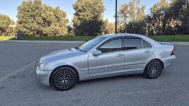 mercedes 2.4: Mercedes-Benz C 240: 2.6 l | 2002 il Sedan — 2
