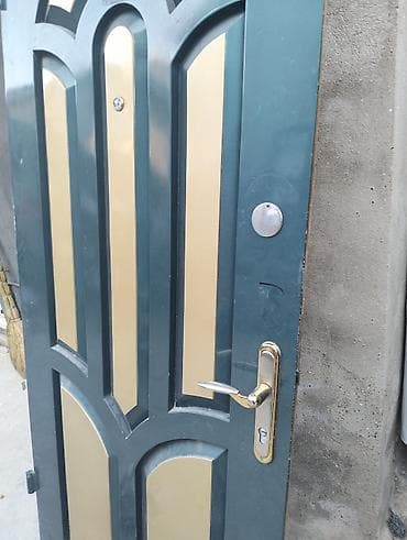 seyfi qapi: Dəmir giriş qapısı - Material: metal/dəmir konstruksiya, iki rəngli — 2