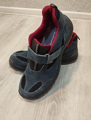 converse all star: Ботинки строительные - TDS
Состояние - новые
Размер - 44
Цена- 30 ман — 1