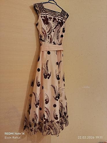 elbiseler: Zərif dizaynlı uzun ziyafət/libas paltarı - Model: qolsuz, qapalı — 1