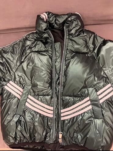 kişilər üçün demisezon steqan gödəkçələr: Qışlıq şişmə kurtka Kurtka tünd yaşıl rəngdədir. Parlaq səthi var — 3