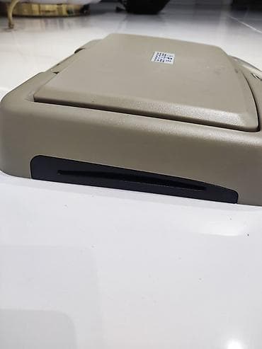 avto manitor: Land Cruiser, Prado üçün tavana bağlanan manitor.Tavan tipli avtomobil — 5