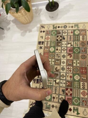 Ferrari: IPhone 16, 128 GB, Ağ, Face ID — 6