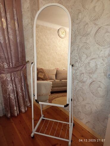 Vazalar: Güzgü Döşəmə üstü, Oval, Çərçivə ilə — 2