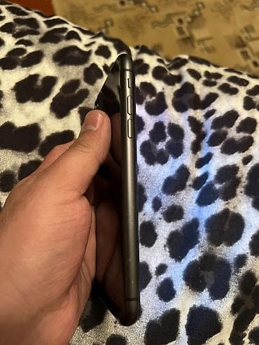 irsad iphone 11: IPhone 11, 128 GB, Qara, Face ID — 6