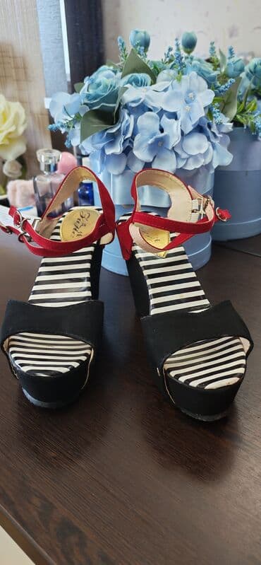 Ölçü: 38, rəng - Qara, İşlənmiş