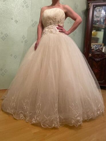 Gəlinlik, ölçü 42-52, rəngi şampan korset ilə, əlavə olaraq bluz da lalafo.az -da Gəlinlik, ölçü 42-52, rəngi şampan korset ilə, əlavə olaraq bluz da