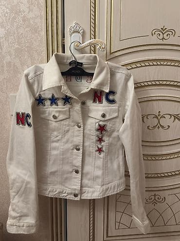 Məhsul 1: Ağ cins jaket - Klassik cins fasonu, düyməli ön bağlama - lalafo.az -da Məhsul 1: Ağ cins jaket - Klassik cins fasonu, düyməli ön bağlama -