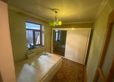 ucbucaq evlər: 3 otaqlı, 70 kv. m, Orta təmir — 1