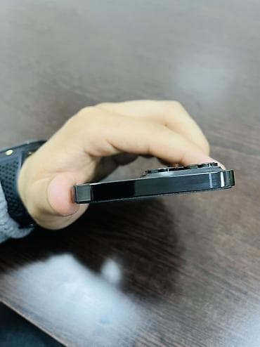 14 pro max: IPhone 14 Pro Max, 128 GB, Qara, Face ID — 6