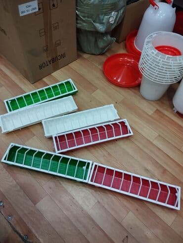 pişik yemləri: Yem qabı Toyuqlar üçün yem qabı 40sm uzunluğu var Bir birinə — 2