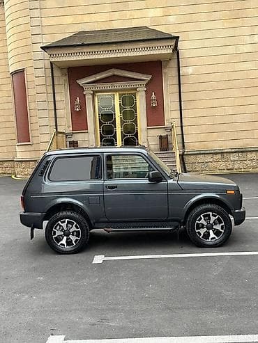 VAZ (LADA) 4x4 Niva: 1.7 l | 2020 il 56 km Ofrouder/SUV — 9