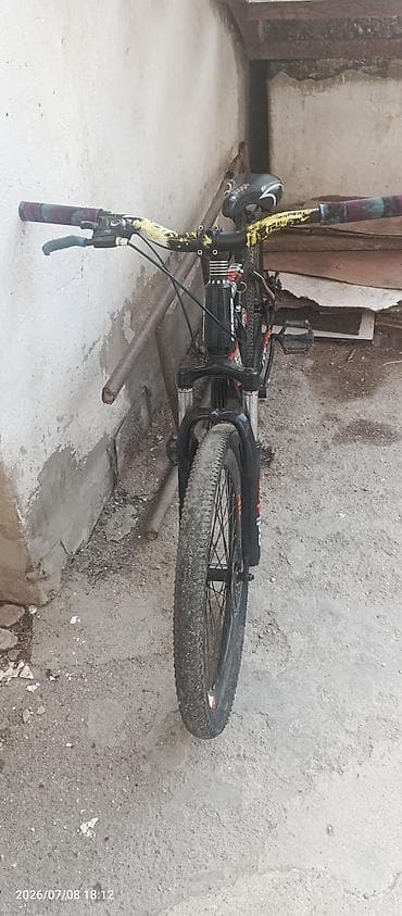 MTB tipli velosiped - Çərçivə: qara rəngli, idman üslubunda dizayn -