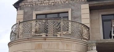 demir pillekenler: Müxtəlif dizaynda alüminium məhəccərlər təklif olunur. Ağ rəngli — 8