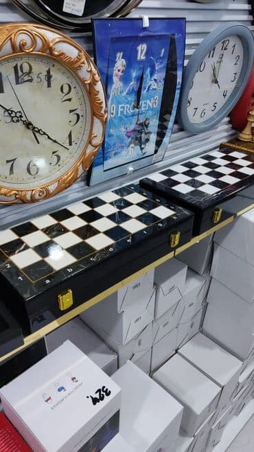 bayan aləti: Sahmatlar.muxtelif.
 yenidir.qiymetler ferqlıdir — 7