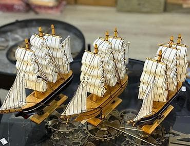 gəmi: Dekorativ yelkənli gəmi maketi - Material: taxta gövdə, parça — 5