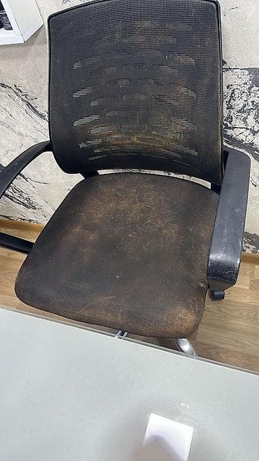 Ofis masaları: Təkərli, Qolları tənzimlənmir — 1