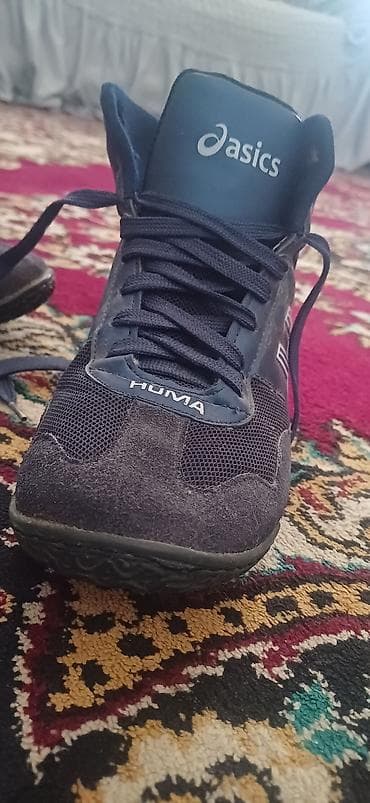 kişi çanta: Məhsul: Asics brendinin yüksək boğazlı idman ayaqqabısı (HOMA — 6