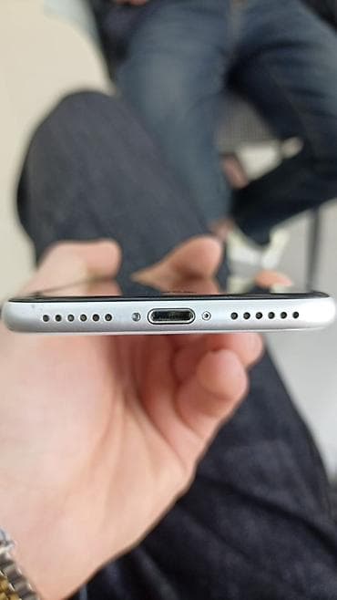 apple se 4: IPhone SE 2020, Ağ, Barmaq izi — 6