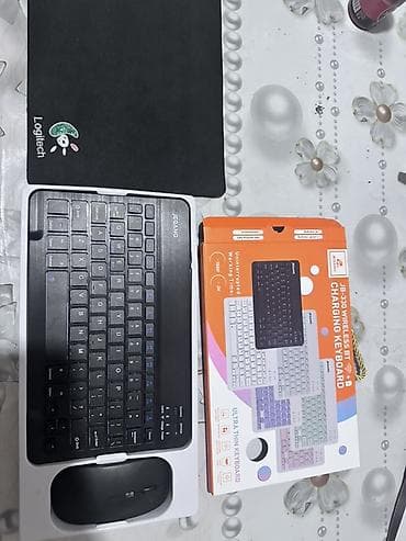 samsung tab a: Blutuz klaviya sıcan ilə birlikdə təcili satılır Real alıcı ilə — 1