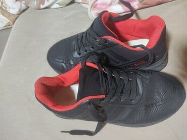 женские кеды сникерсы: Размер: 39, цвет - Белый, Б/у — 3