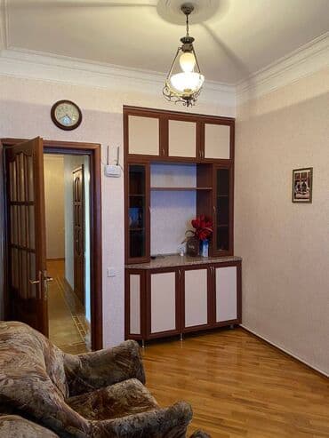 qobuda kirayə evlər: Badamdarda 2mertebeli binanın 2-cu mərtəbəsində yerləşən ümumi sahəsi — 13