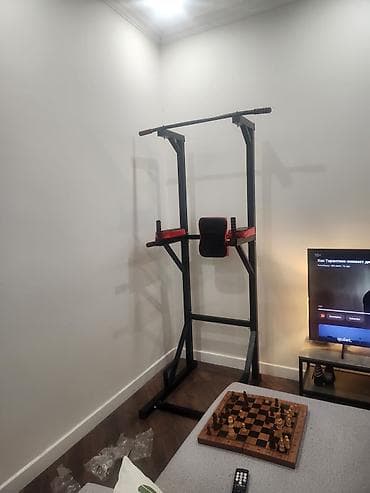 1: Ev üçün çoxfunksiyalı turnik–dips–press stendi - Müqavimətli metal — 1