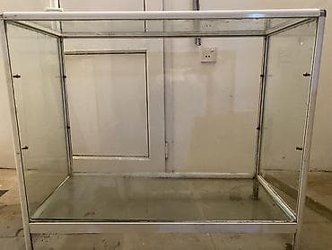 İstehsal avadanlığı: Şüşə vitrin stend - Material: tam şüşə korpus, alüminium/profil — 4