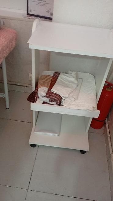 pol lak: Masaj/estetik prosedurlar üçün peşəkar masa - Rəng: ağ - 3 hissəli — 3