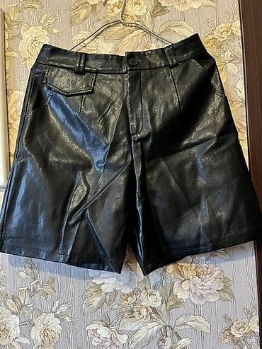 Qadın şortları – 2 model 1) Qara eko‑dəri şort - Material: parıltılı