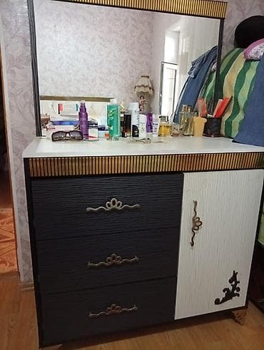 dolab ucuz: Yataq otağı mebel dəsti Tərkibi: - Çarpayı: yumşaq başlıqla, krem — 2