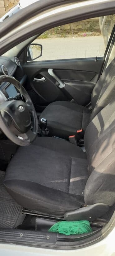 vaz oturacaqları: VAZ (LADA) Granta: 1.6 l | 2015 il 350 km Sedan — 4