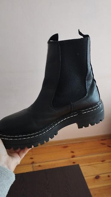 charles keith az: Ölçü: 38, rəng - Qara, İşlənmiş — 1