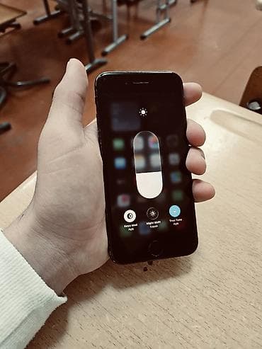 telefon satiram: IPhone SE 2020, 64 ГБ, Jet Black, Отпечаток пальца, Беспроводная зарядка — 4