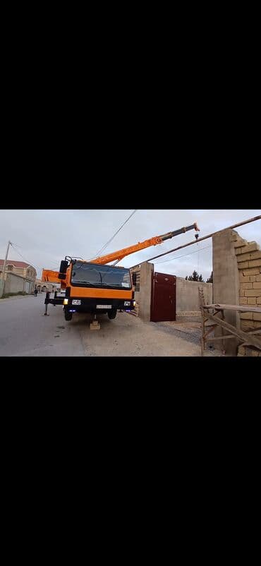 3 kameralı videoregistrator: Avtokran – narıncı rəngli, 6x4/6x6 şassi üzərində dönər üst qurğu ilə — 3