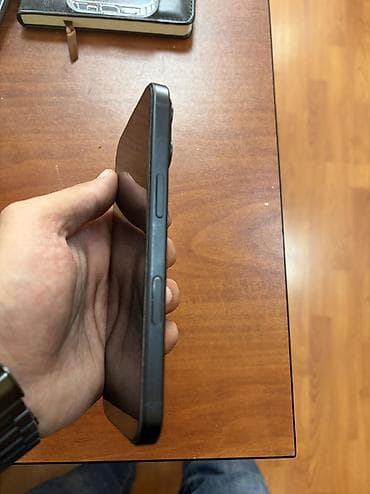 iphone 11 2el: IPhone 16, 128 GB, Qara, Face ID — 3