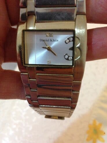 Kişi ayaqqabıları: Qol saati — 1