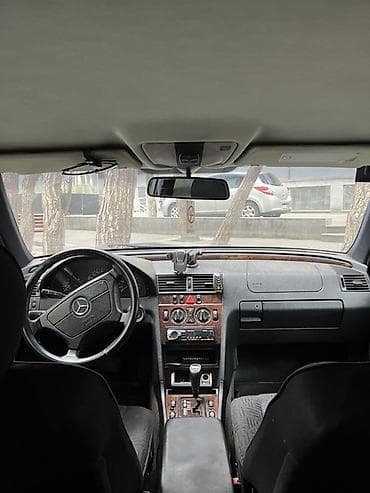 mercedes sprinter satilir: Mercedes-Benz C 180: 1.8 l | 1999 il Sedan — 4