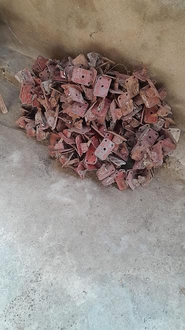 300 ədəd clloz satllllr bir 1 manata Cem 300 manat 2 dəfə islenib