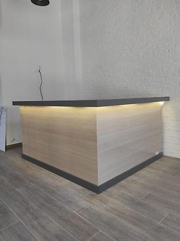 tankda mebel fabrikləri: Resepsiyon/qarşılama stolu – L formalı, işıqlı - Dizayn: L formalı — 2