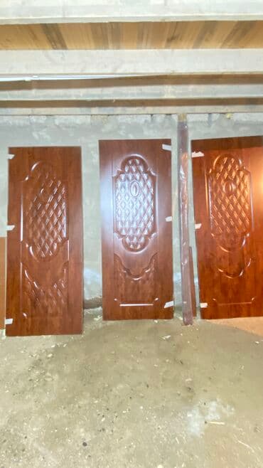 işlənmiş otaq qapıları: Taxta otaq qapisidi tezedi 5 denedi her biri 120 azn — 6