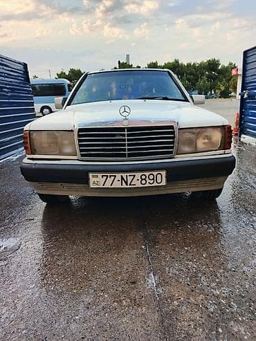 bmw e39 spoiler: Mercedes-Benz 190: 2 l | 1992 il Sedan — 1