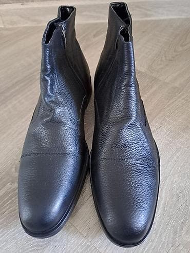 lova batinka: Botinka tezedir 35 manat olcusu 42 — 1