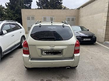 Hyundai: Hyundai Tucson: 2 l | 2009 il Krossover — 1