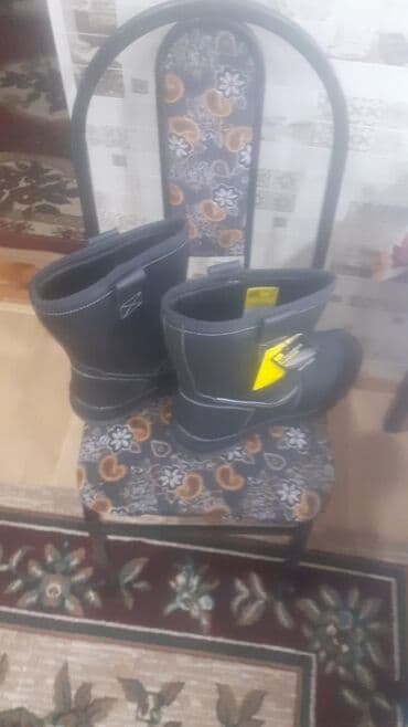 резиновые мужские ботинки: Məhsul: Qara rəngli iş çəkmələri (qısa boğaz) Təsvir: - Material — 1