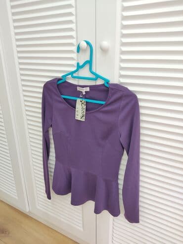 yupqa kofta: Kofta S razmer 
Yenidir . Etiketi üzərində
Tünd çəhrayı rəngdir — 1