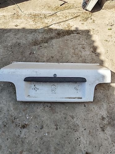 Saipa 131 arxa baqaj qapağı normal vəziyyətdə