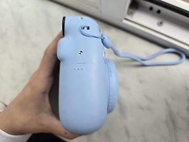 mini pec: Fujifilm Instax Mini 12 – mavi rəngli instant fotoaparat Üzərində — 5